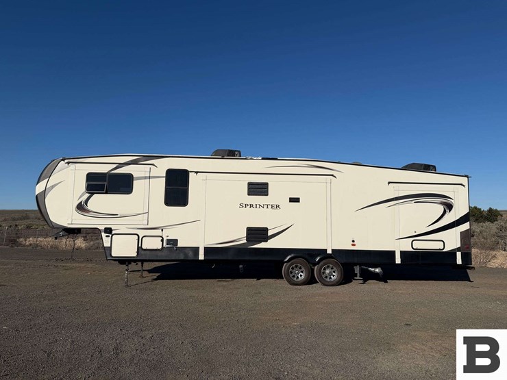 2018-keystone-sprinter-5th-wheel-trailer-image-2