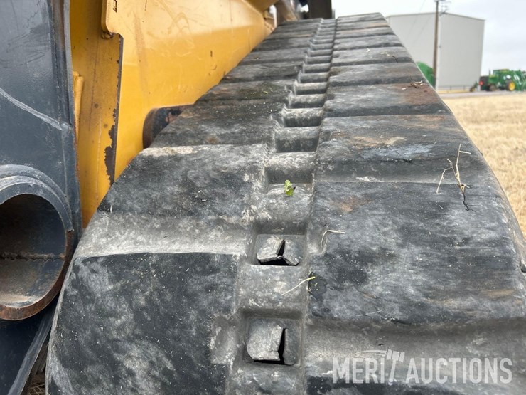 2018-deere-333g-image-14