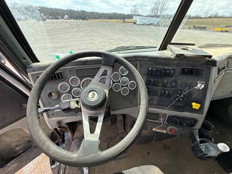 2018-western-star-4700sb-image-28