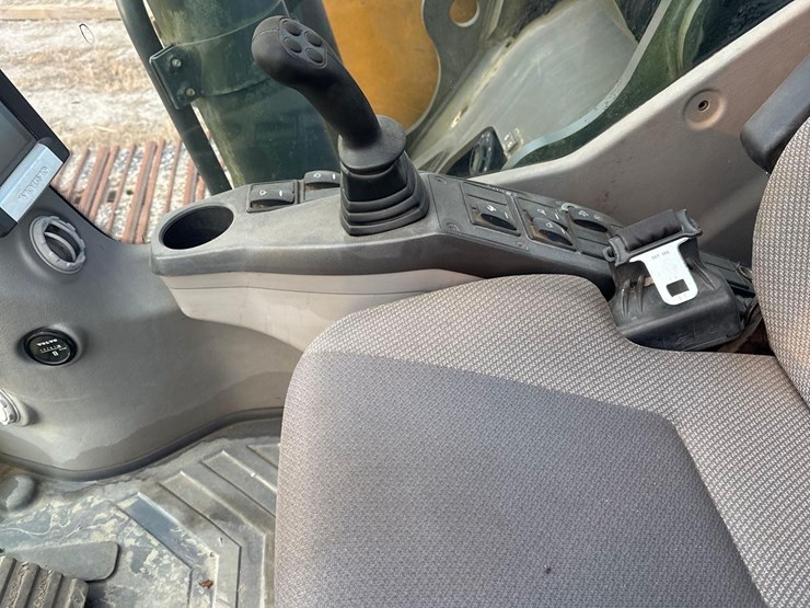 2014-volvo-ec250d-lr-image-21