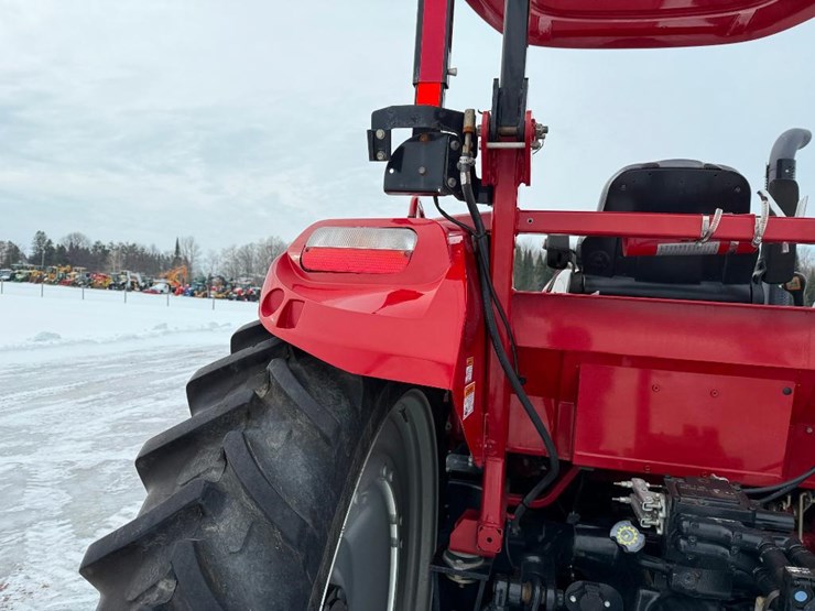 case-ih-farmall-140a-image-27