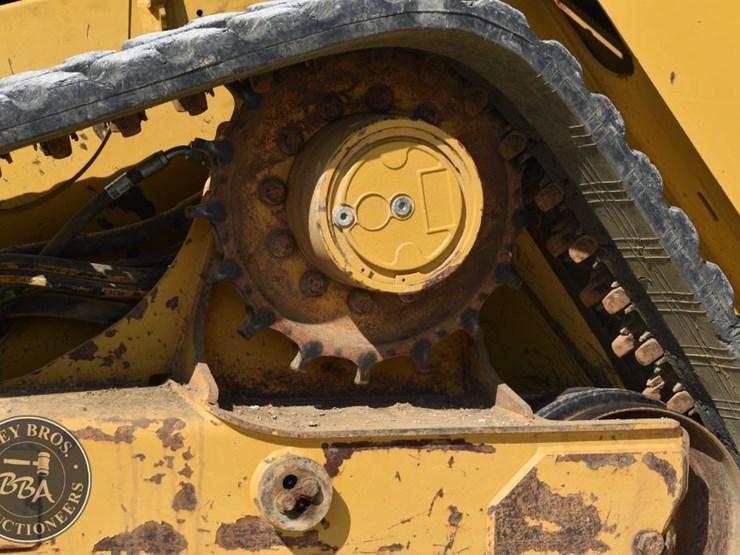 2020-caterpillar-299d3-image-32