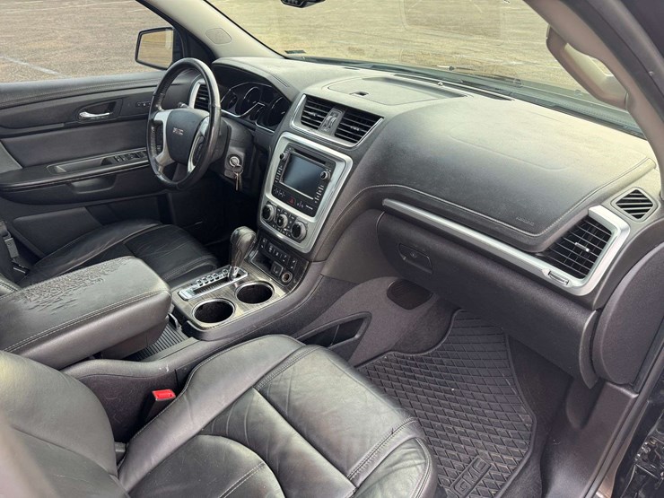 2016-gmc-acadia-slt-image-18