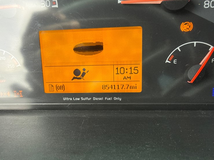 #30941-•-2010-volvo-vnl-tandem-axle-truck-tractor-image-48