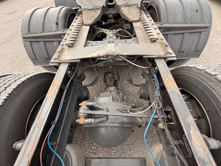 2022-western-star-49x-image-26