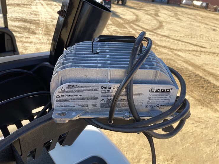 #204-•-2020-ez-go-rxv-electric-golf-cart-image-35