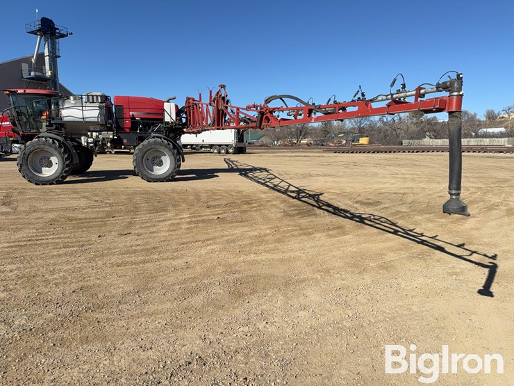 2012-case-ih-patriot-4430-image-15