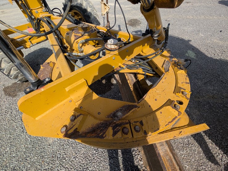 caterpillar-120m-image-9