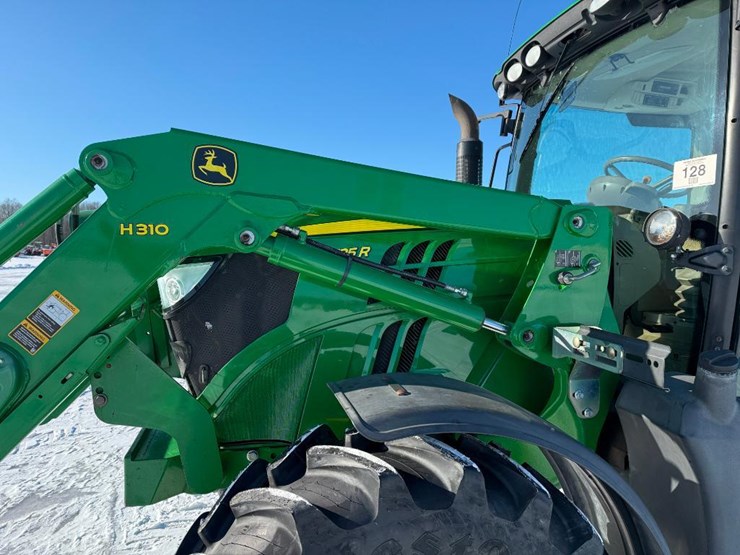 john-deere-6125r-image-33