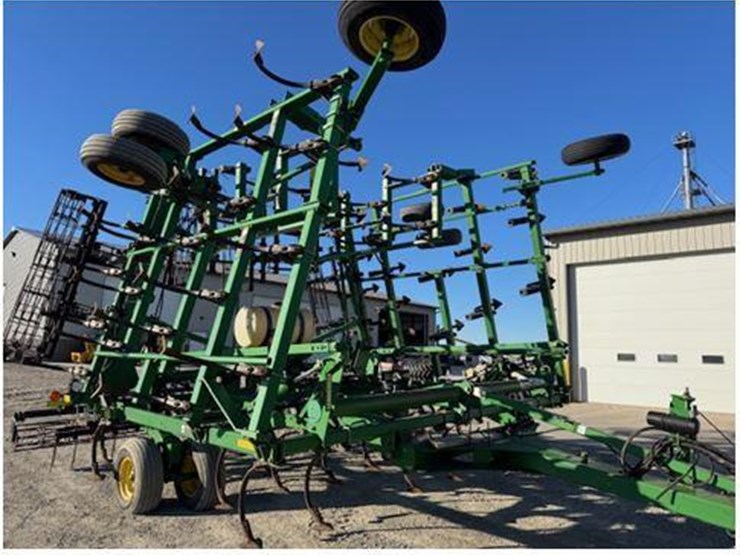 john-deere-2210-image-4