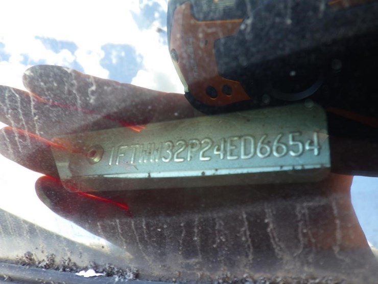 2004-ford-f350-image-16