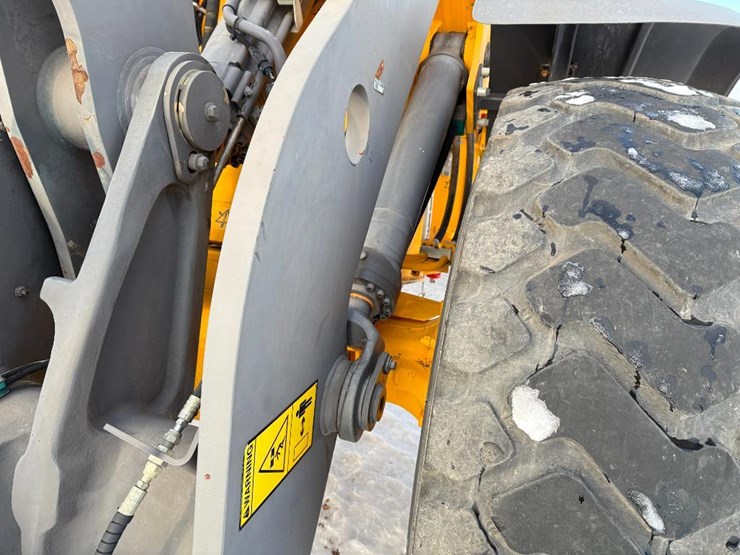 2015-volvo-l90g-image-44