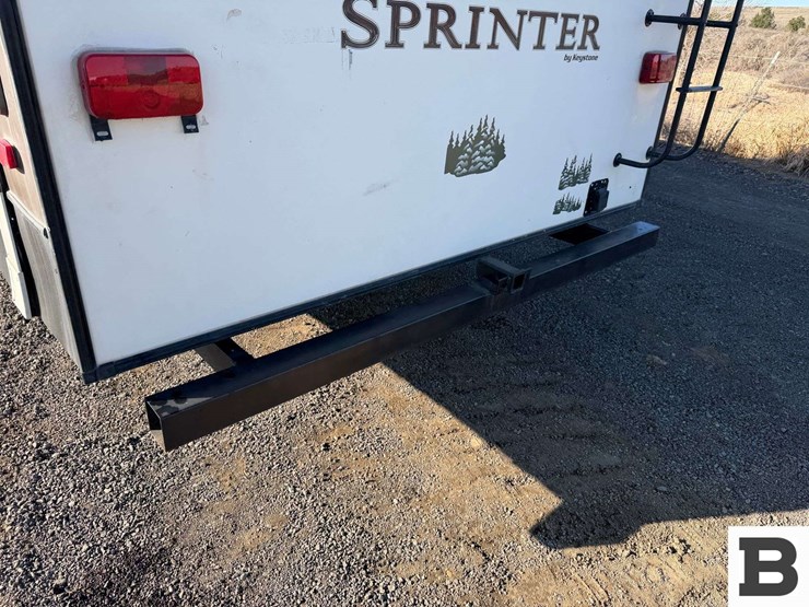 2018-keystone-sprinter-5th-wheel-trailer-image-26