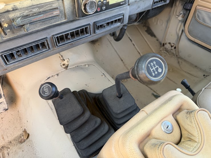 1988-jeep-wrangler-image-13