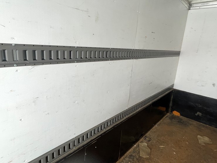 #135-•-2022-rock-line-products-air-tow-ground-loading-enclosed-trailer-(has-wi-title)-image-35