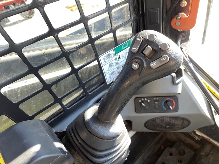 2022-bobcat-t450-image-47