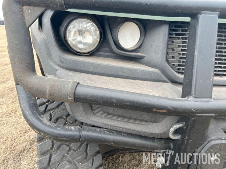 2021-john-deere-gator-image-11