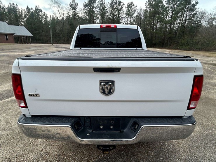 2016-ram-1500-slt-image-8