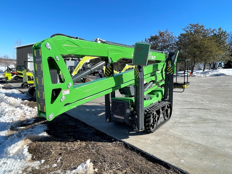#103-•-2024-leguan-225-track-drive-articulating-boom-lift-image-6