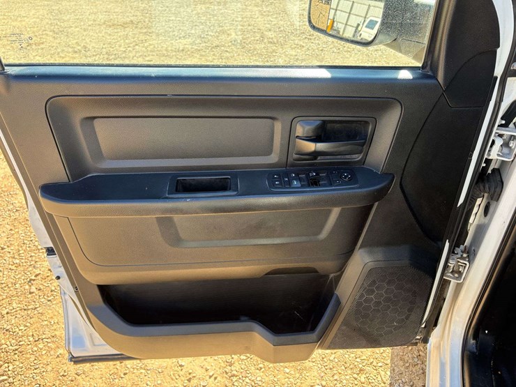 2018-dodge-ram-2500-image-11