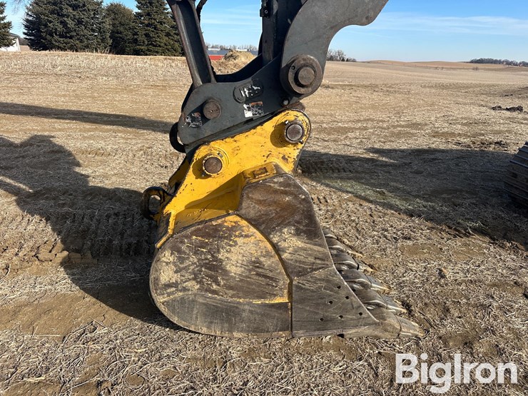 2006-deere-270d-lc-image-18