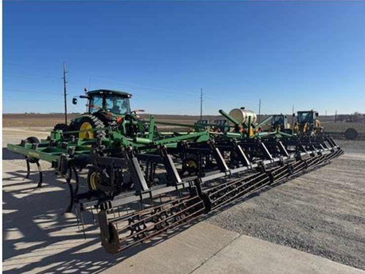 john-deere-2210-image-11