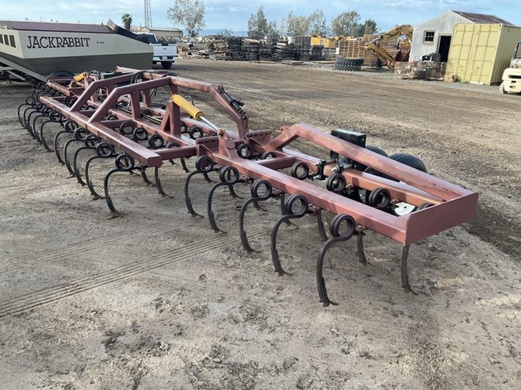 custom-33'-3-pt-fold-up-field-cultivator-image-3