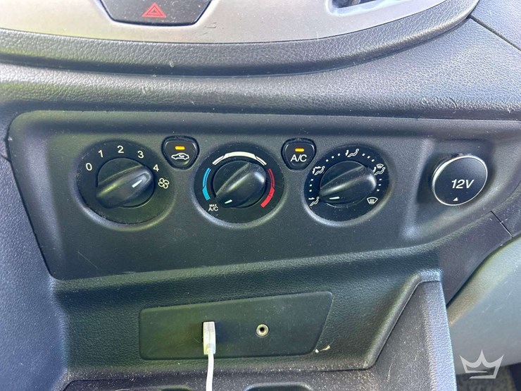 2015-ford-transit-image-21