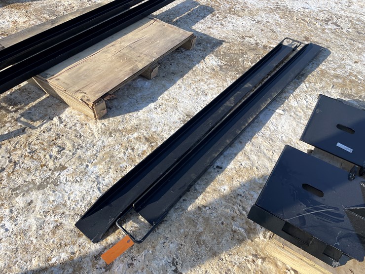 #2510-•-pair-of-new-kc-light-duty-fork-extensions-image-1