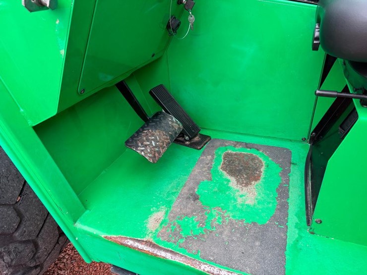 2015-sky-trak-6036-image-40