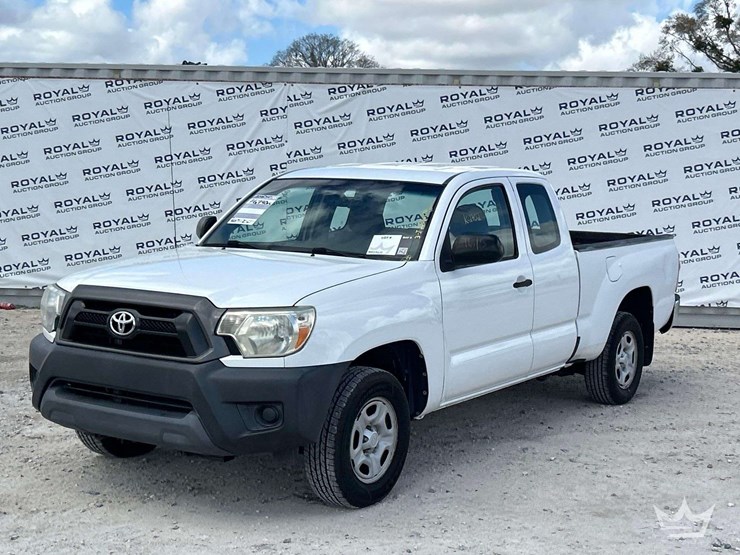 2015-toyota-tacoma-image-1