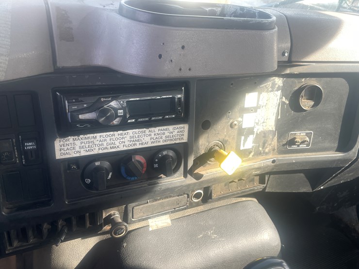 2001-international-2001-image-27