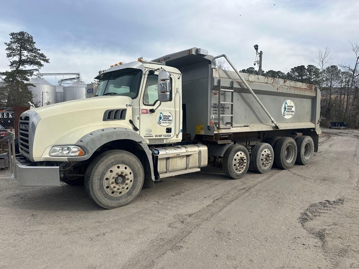 2019-mack-gr64b-quad/a-dump-truck-image-1