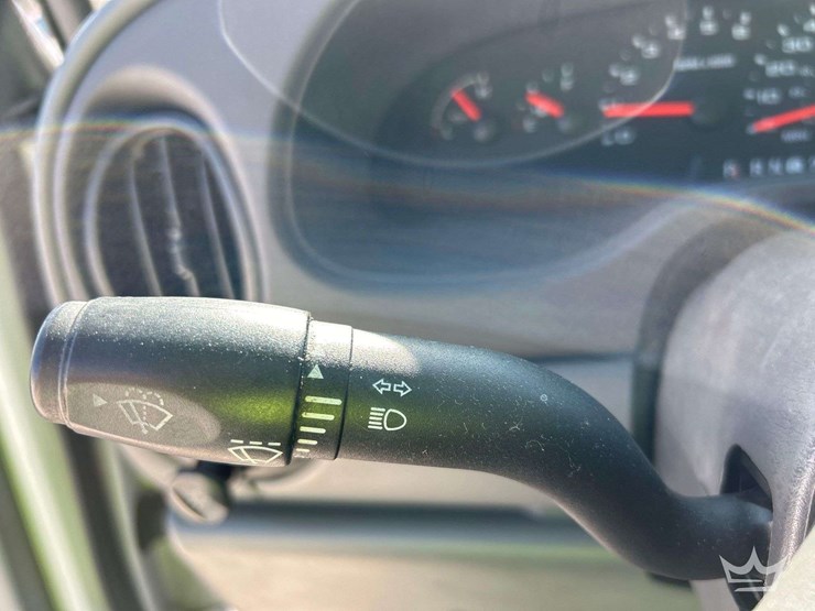 2008-ford-cargo-image-13