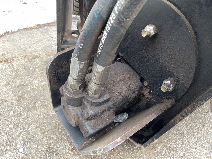 #4911-•-virnig-skid-steer-mount-72"-harley-rake-image-20