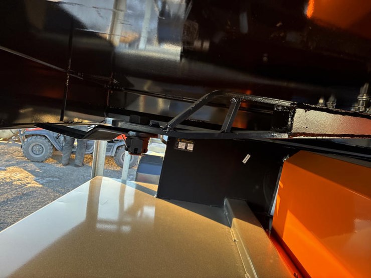 #115400-•-skidsteer-mt-72"-brush-cutter-image-6