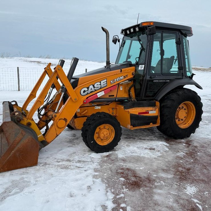 CASE 570N XT