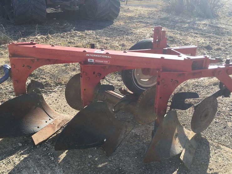 international-311-image-1