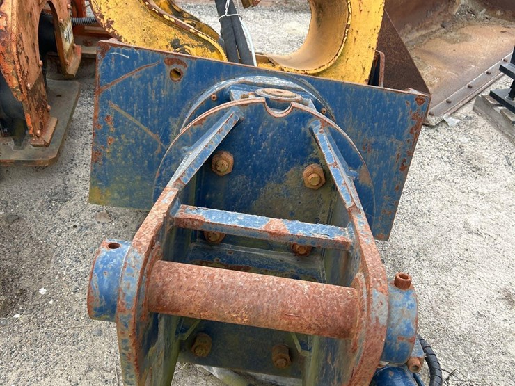 movax-sonic-sidegrip-pile-driver-excavator-attachment-image-4