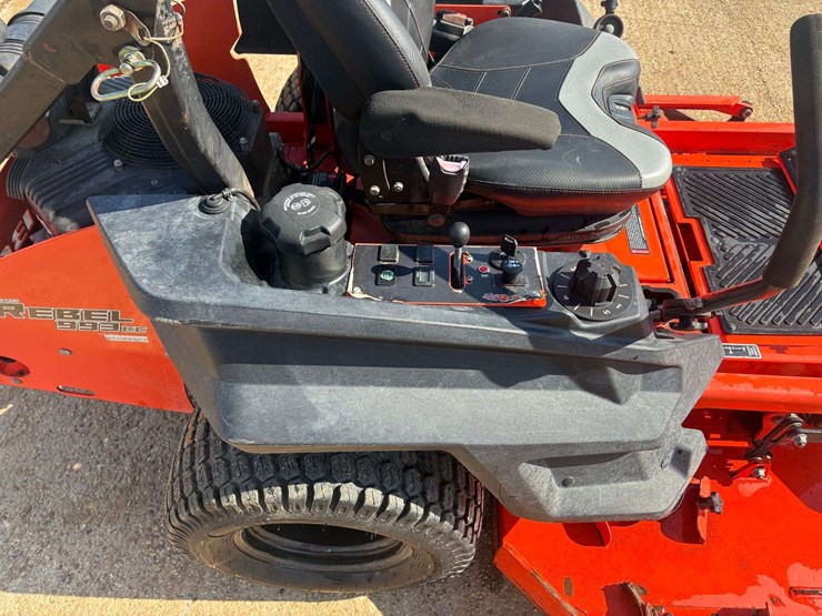 badboy-"rebel"-62"-zero-turn-mower-(968.8-hours)-image-9