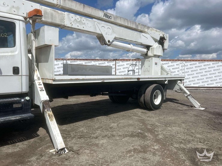 1999-freightliner-fl80-image-23