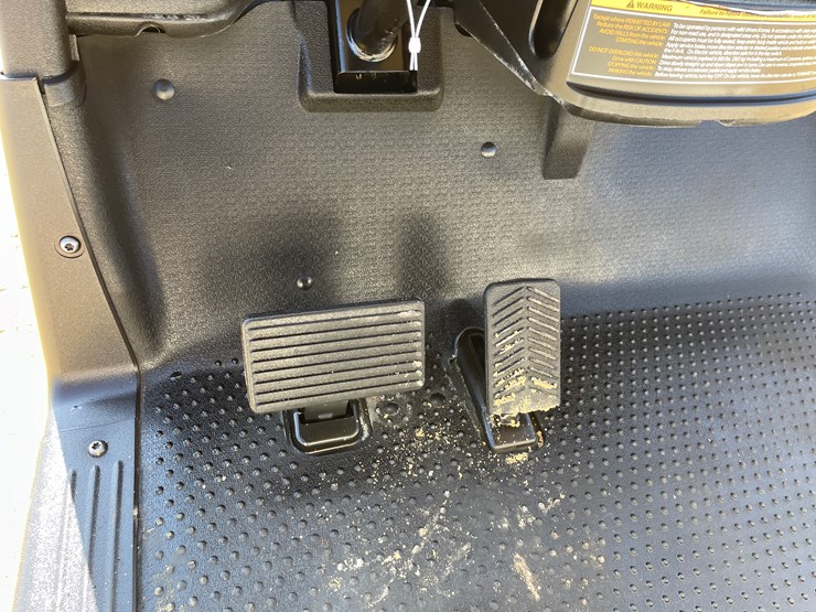 #204-•-2020-ez-go-rxv-electric-golf-cart-image-27