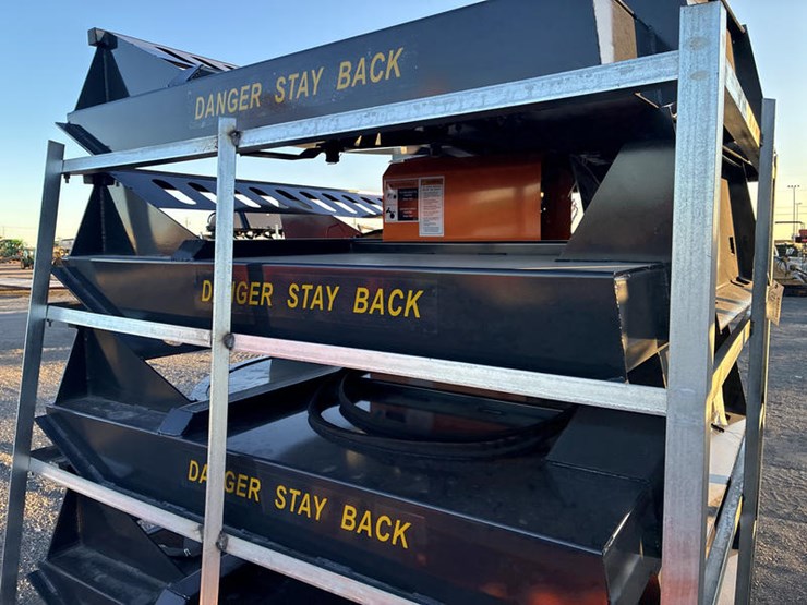 #115400-•-skidsteer-mt-72"-brush-cutter-image-1