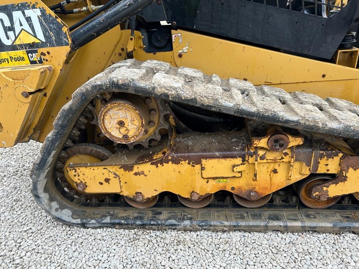 2015-caterpillar-259d-image-13