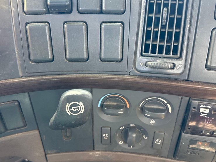 2017-volvo-vnl64-t/a-truck-tractor-image-20