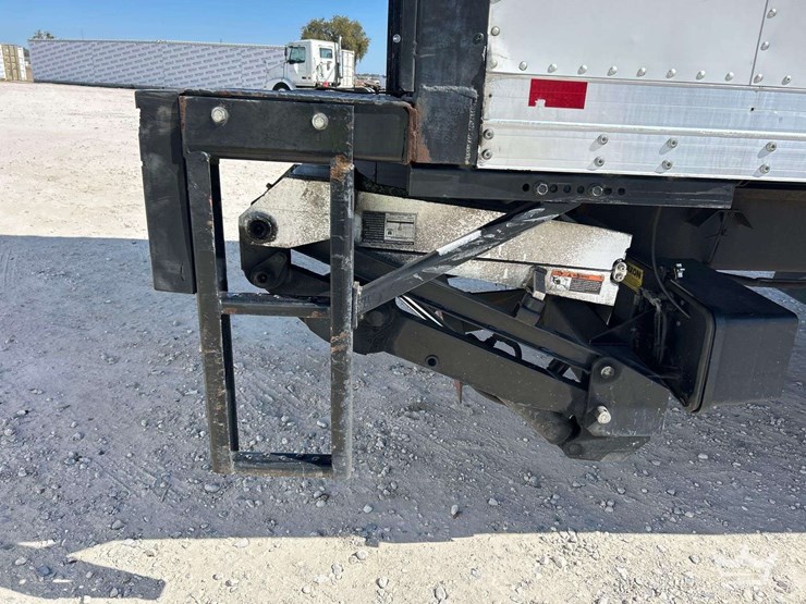 2018-international-durastar-4300-image-24