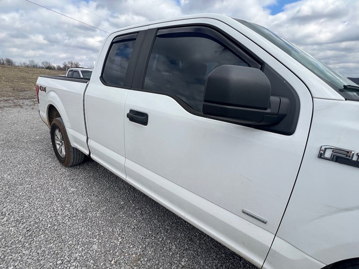 2017-ford-f150-xl-image-13