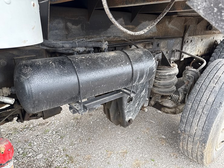 1990-peterbilt-357-image-24