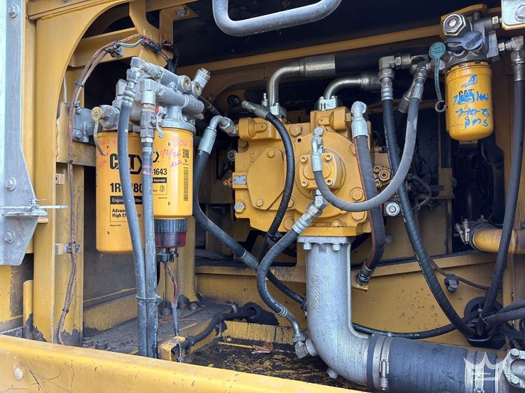 2017-caterpillar-336f-image-15