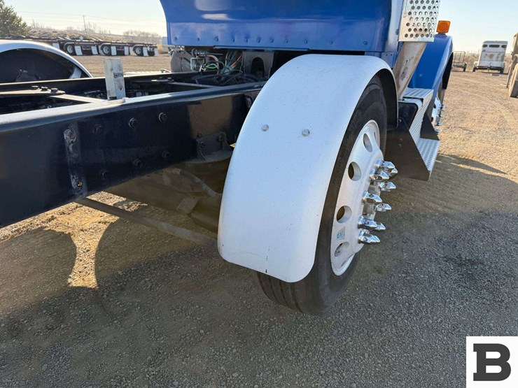 2015-kenworth-t800-image-34